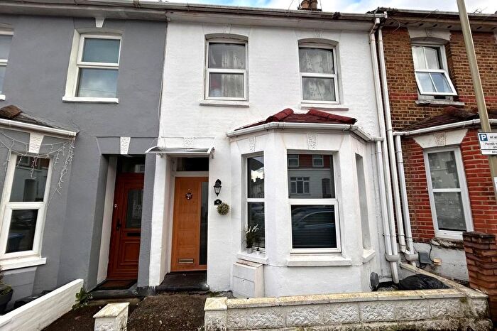 2 Bedroom Terraced House To Rent In Cavendish Road, Aldershot, Hampshire, GU11