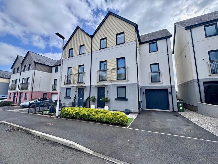 4 Bedroom Semi Detached House For Sale In Kilmar Street, Saltram Meadow, PL9