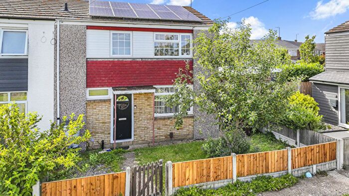 3 Bedroom End Of Terrace House For Sale In Second Avenue, Canvey Island, SS8