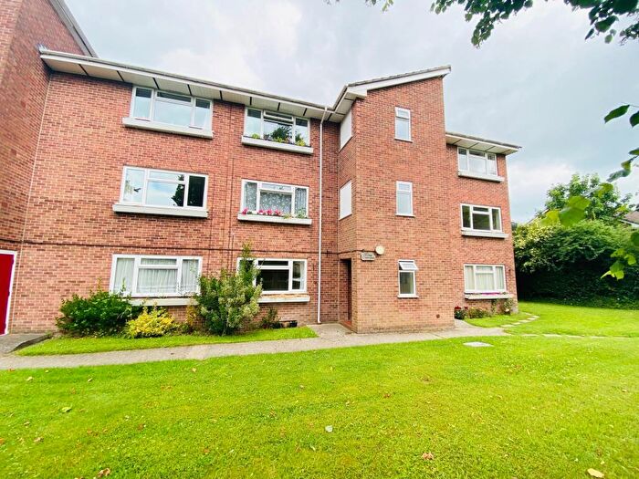 1 Bedroom Flat To Rent In Newbury, Berkshire, RG14