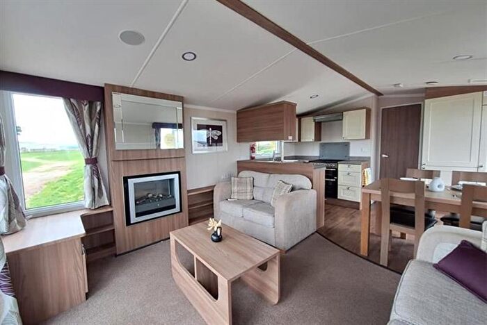 2 Bedroom Mobile/park Home For Sale In Hendra Croft, Newquay, TR8