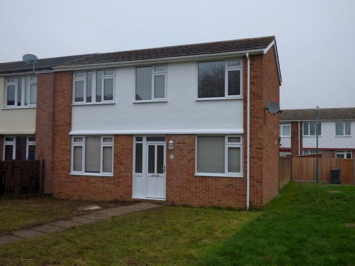 3 Bedroom End Of Terrace House To Rent In Hanbury Walk, Bexley, Kent, DA5