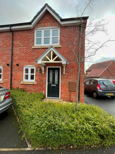 2 Bedroom House To Rent In Godwin Lane, Knowle, B93
