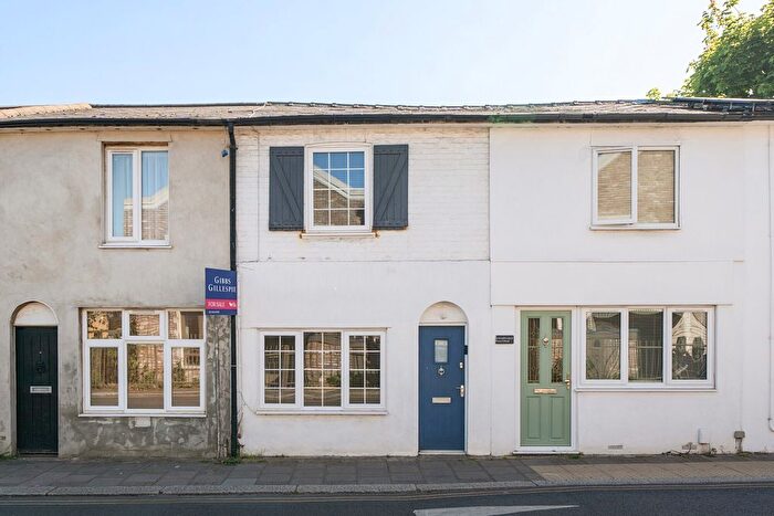 2 Bedroom Terraced House For Sale In Windmill Road, Brentford, Middlesex, TW8