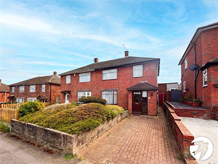 3 Bedroom Semi Detached House For Sale In Leeward Road, Rochester, Kent, ME1