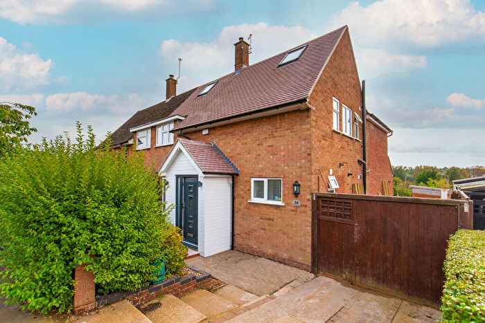 4 Bedroom House To Rent In Roundfield Avenue, Harpenden, Herts, AL5