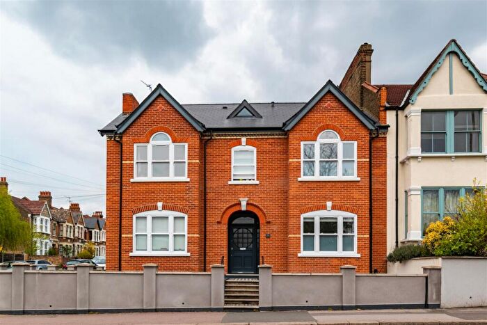 1 Bedroom Apartment To Rent In Church Hill, Walthamstow, E17