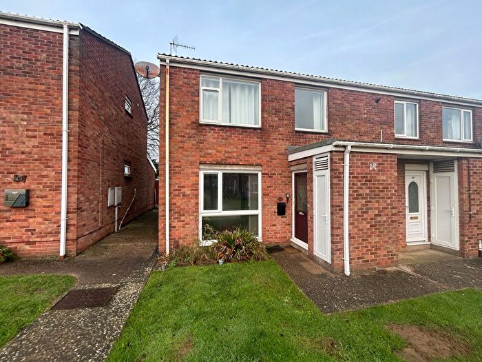 1 Bedroom Flat For Sale In Hawthorn Chase, Lincoln, LN2