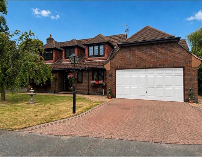 3 Bedroom Detached House For Sale In Walnut Close, Cottingham, HU16