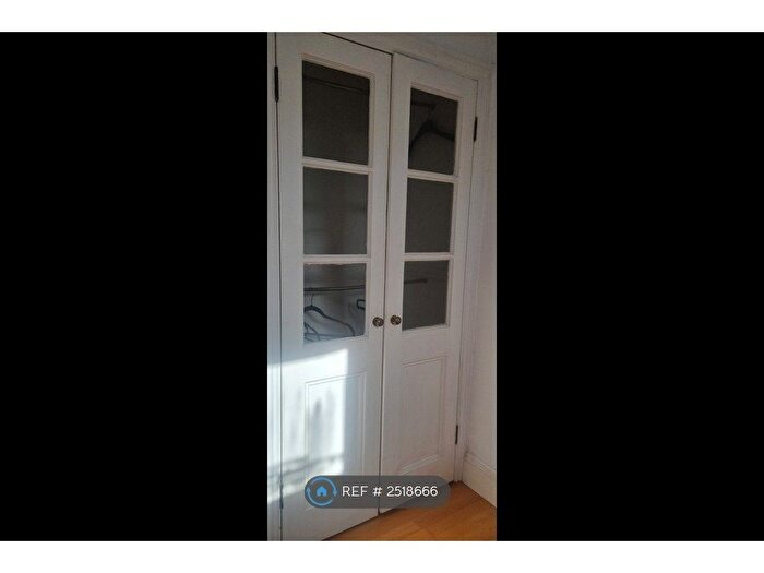 5 Bedroom Maisonette To Rent In Geraldine Road, London, SW18
