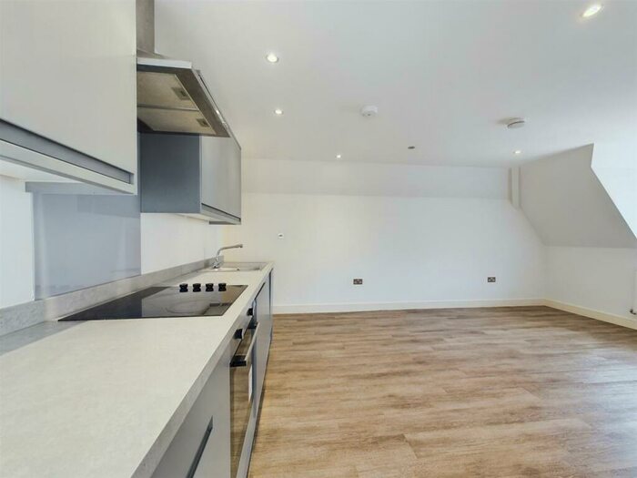 2 Bedroom Apartment To Rent In Knifesmithgate, Chesterfield, S40