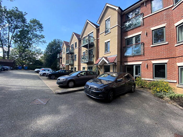 2 Bedroom Flat To Rent In Honeysuckle Court, Buckhurst Hill, IG9