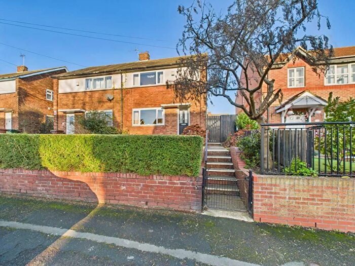 3 Bedroom Semi Detached House For Sale In Robson Close, Pontefract, WF8