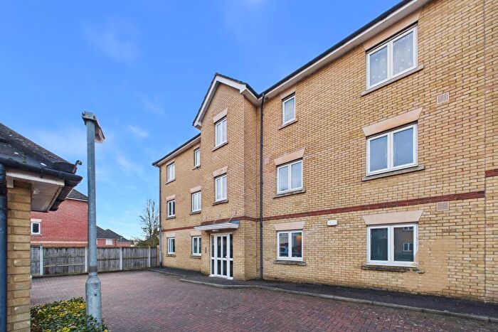 2 Bedroom Flat For Sale In Clarendon Way, Colchester, CO1
