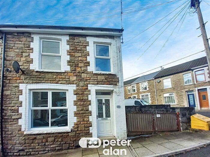 3 Bedroom End Of Terrace House To Rent In Ffrwd Street, Aberdare, Rhondda Cynon Taff, CF44