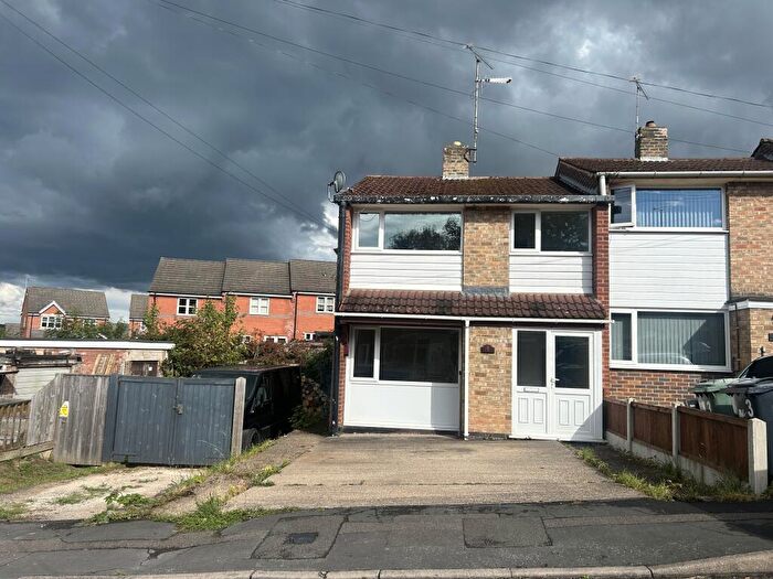 3 Bedroom End Of Terrace House To Rent In Starthe Bank, Heanor, DE75