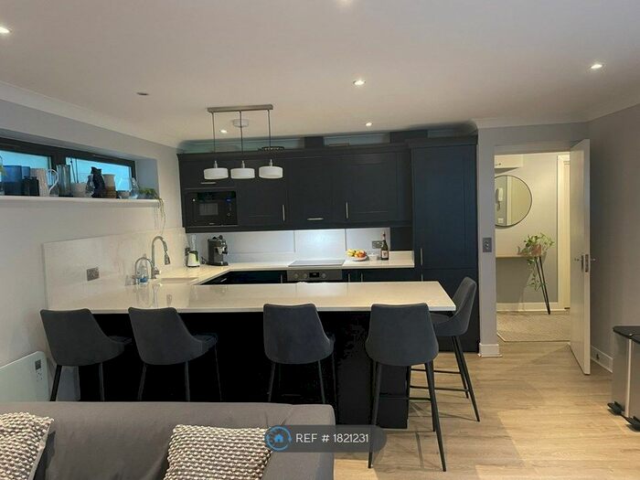 2 Bedroom Flat To Rent In Herne Hill, London, SE24