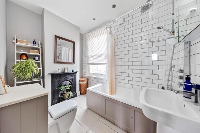 2 Bedroom Apartment To Rent In Brighton Avenue, Walthamstow, E17