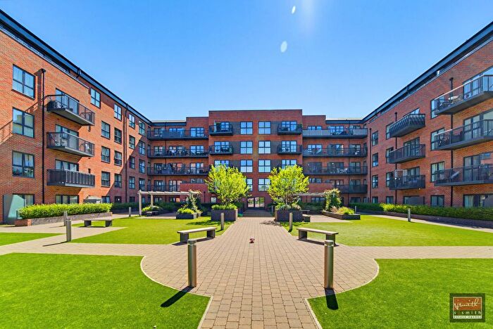 2 Bedroom Flat For Sale In Pitcher Lane, Ashford, TW15