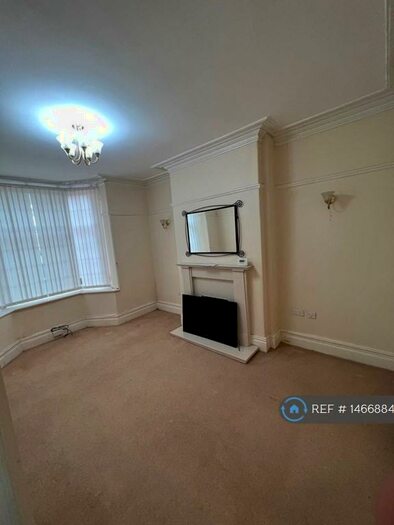 3 Bedroom Terraced House To Rent In Mayfair Gardens, Rochdale, OL11