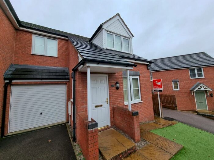 3 Bedroom Semi-Detached House To Rent In Bank End Close, Mansfield, NG18