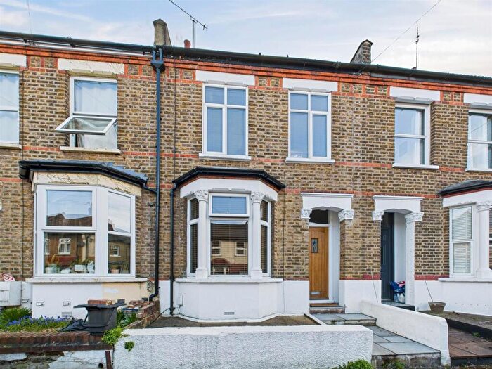 3 Bedroom House For Sale In Edward Road, Coulsdon, CR5