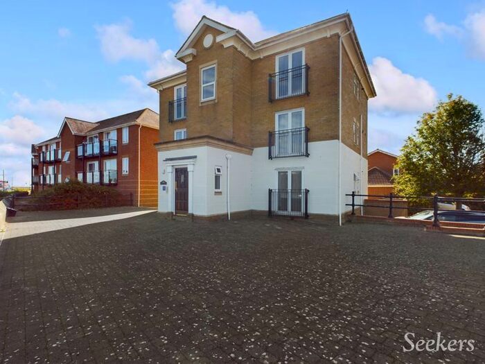 3 Bedroom Flat To Rent In Goldcrest Drive, St. Marys Island, Chatham, ME4