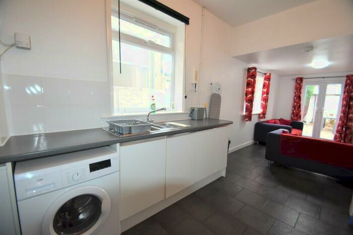 5 Bedroom Terraced House To Rent In Manners Road, Southsea, PO4