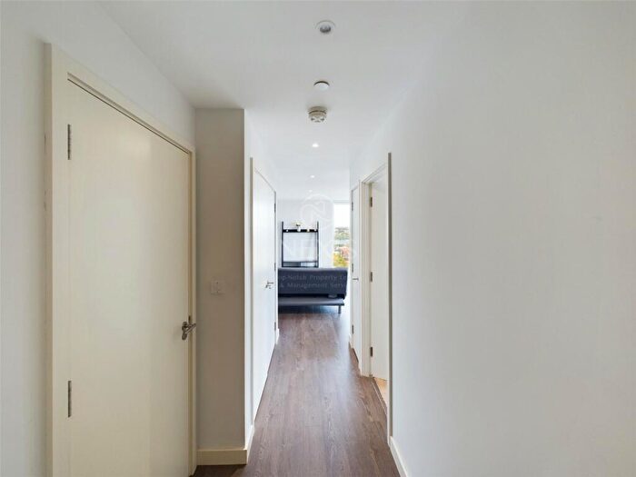 1 Bedroom Apartment To Rent In Sandpiper Building, Newnton Close, London, N4