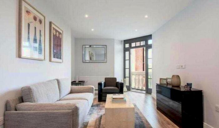 3 Bedroom Flat To Rent In Maida Vale, London, W9