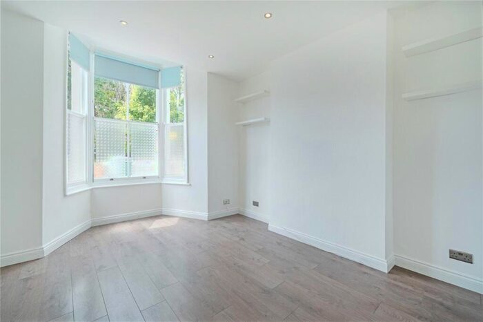 1 Bedroom Flat To Rent In Woodfall Road, Finsbury Park, N4