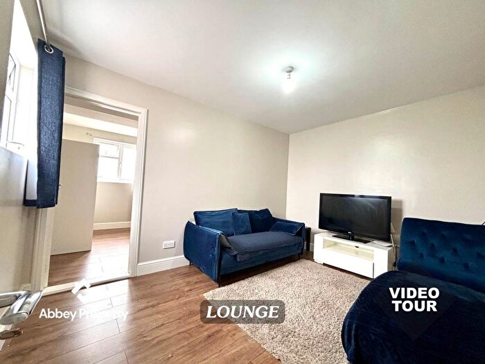1 Bedroom Flat To Rent In Fairford Road, Bushmead, LU2