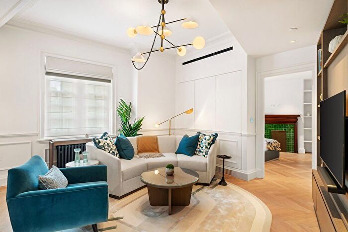 2 Bedroom Flat To Rent In Basil Street, Knightsbridge, London, SW3