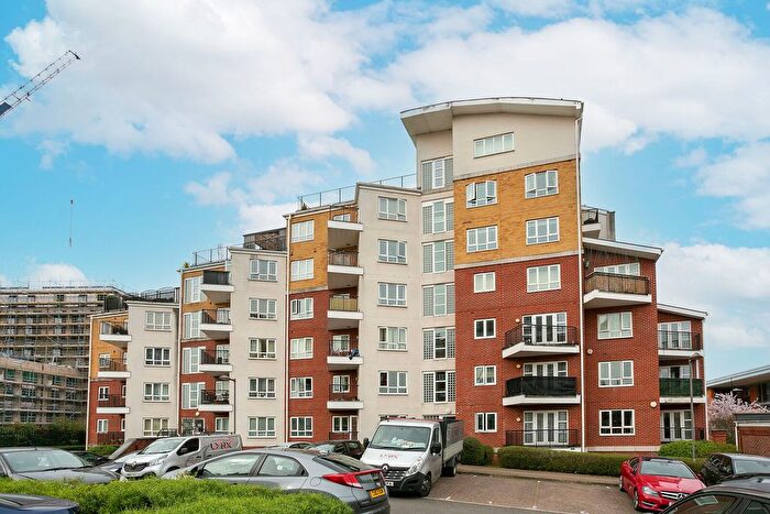 2 Bedroom Flat For Sale In Omega Court, Watford, WD18