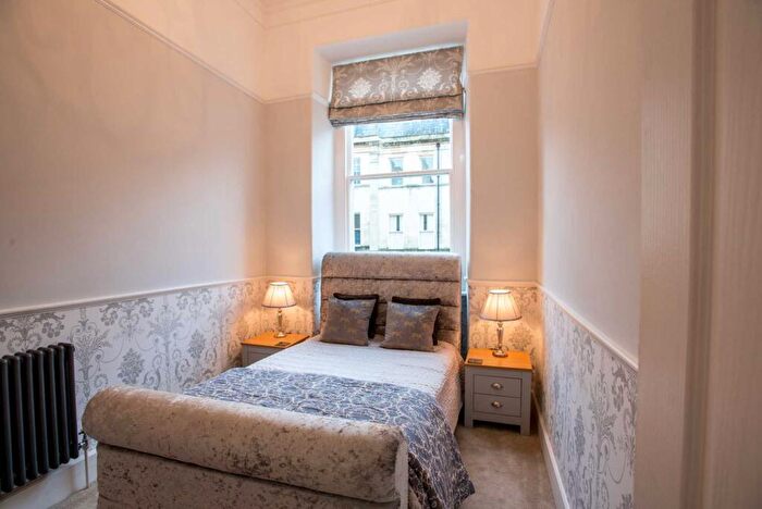2 Bedroom Apartment To Rent In Henrietta Street, Bath, BA2