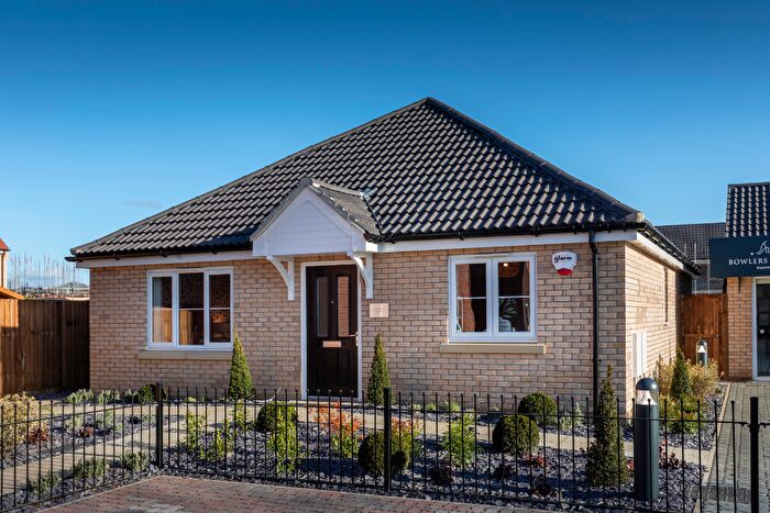 3 Bedroom Detached Bungalow For Sale In Lowestoft Road, Hopton-On-Sea, NR31