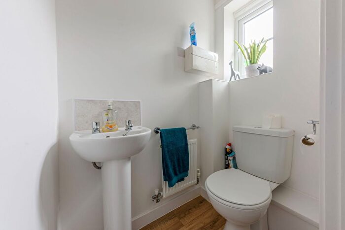 2 Bedroom Semi-Detached House For Sale In Ingram Close, Redditch, B97