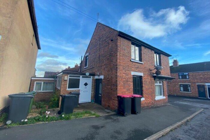 2 Bedroom Flat To Rent In Stanley Road, Atherstone, CV9