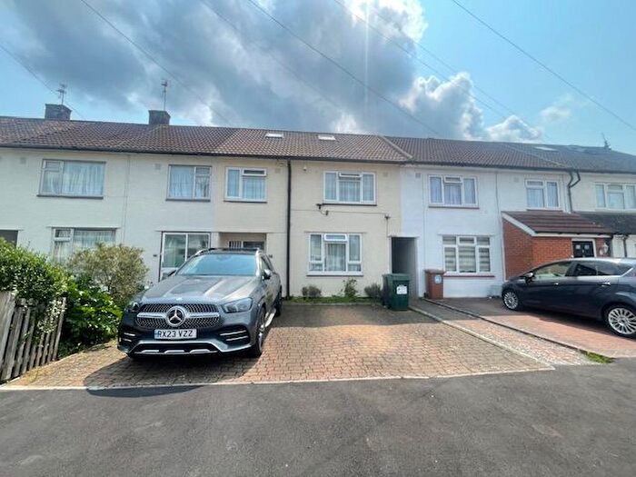 4 Bedroom Semi-Detached House To Rent In Fulford Grove, Watford, WD19