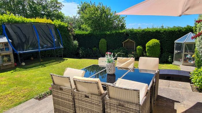 4 Bedroom Detached House For Sale In Lower Cross Road, Barnstaple, EX31