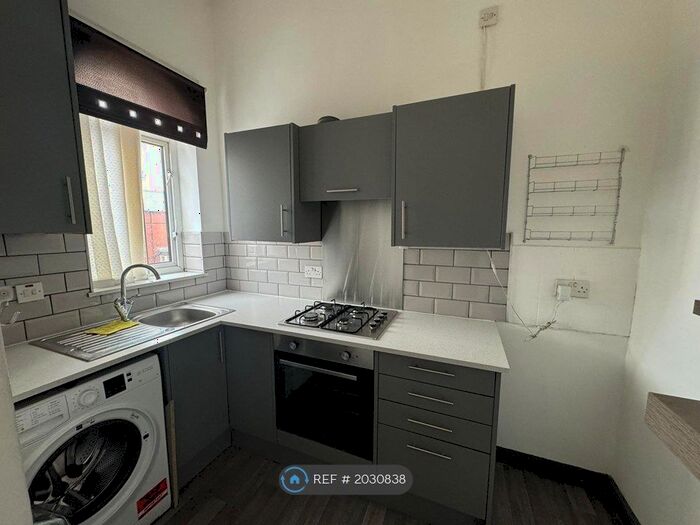 1 Bedroom Flat To Rent In Droylsden Road, Manchester, M40