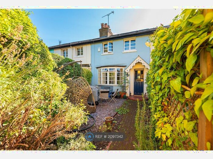 2 Bedroom Semi-Detached House To Rent In Victoria Cottages, Richmond, TW9