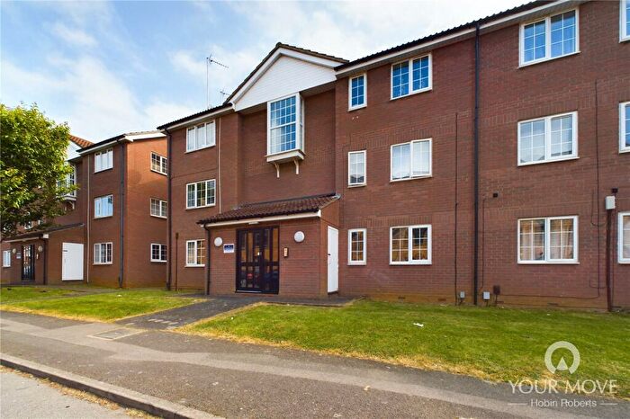 2 Bedroom Flat To Rent In Countess Road, St James, Northampton, NN5