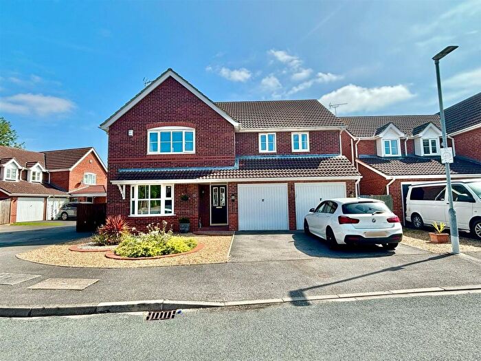 4 Bedroom Detached House For Sale In The Hawthorns, Long Riston, Hull, HU11