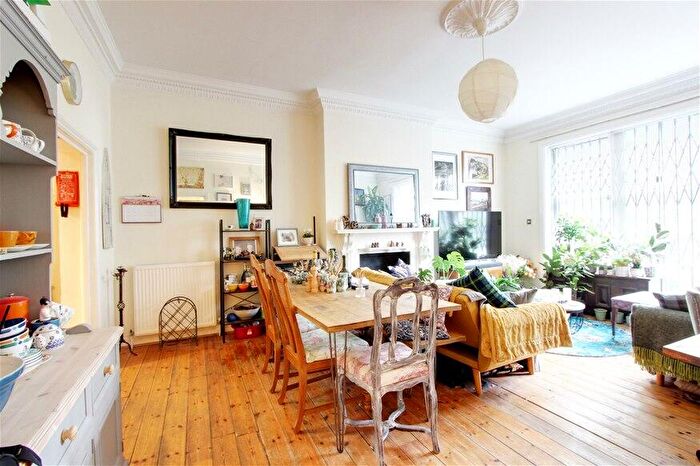 2 Bedroom Flat To Rent In Queens Avenue, Muswell Hill, N10
