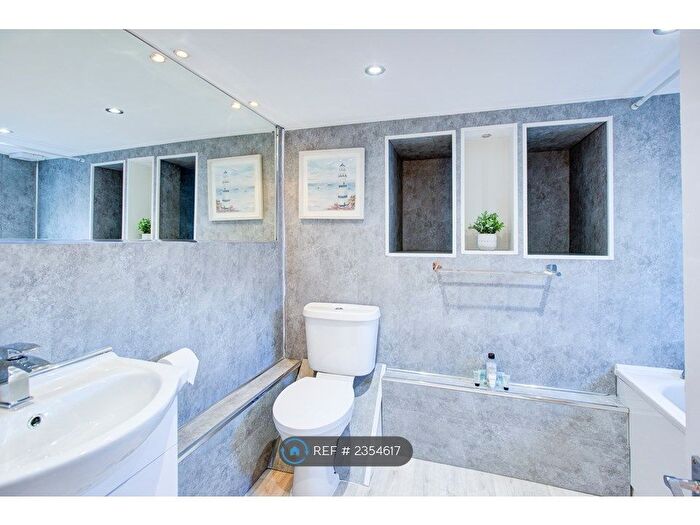 1 Bedroom Flat To Rent In High Street, Brentwood, CM14