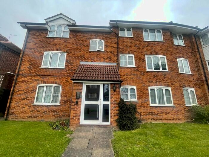 2 Bedroom Flat To Rent In Fontwell Court, Torrington Drive, Harrow, Greater London, HA2