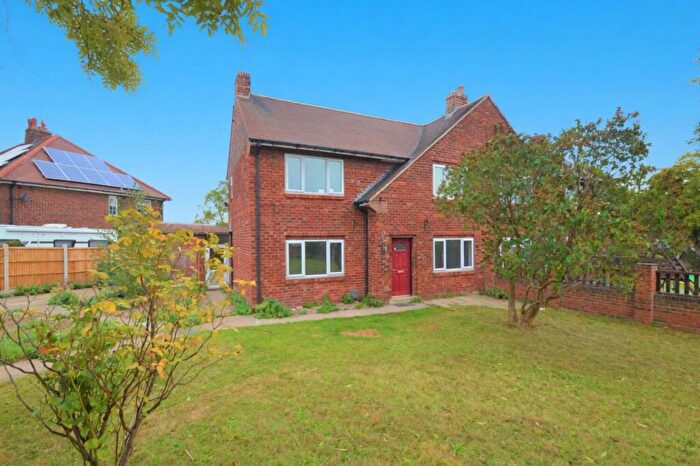 3 Bedroom Semi-Detached House To Rent In Osborne Avenue, Woodlands, DN6