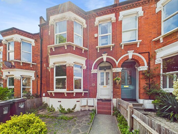 2 Bedroom Flat For Sale In Newlands Park, London, Greater London, SE26