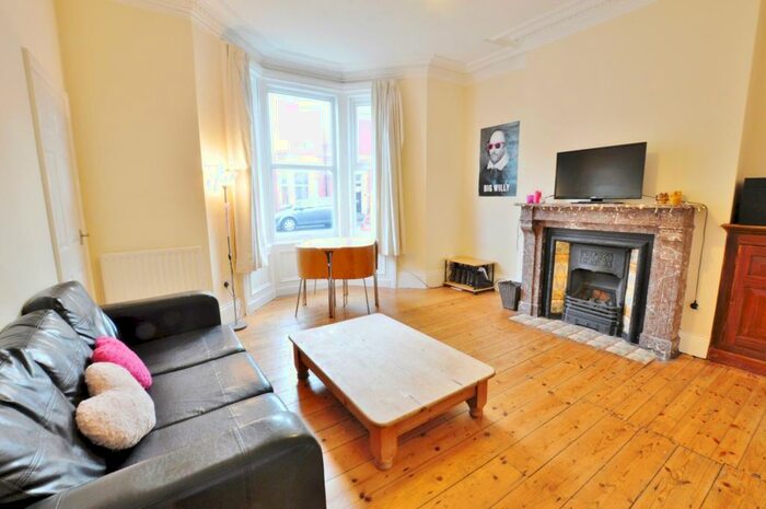 3 Bedroom Flat To Rent In Fairfield Road, Newcastle Upon Tyne, NE2